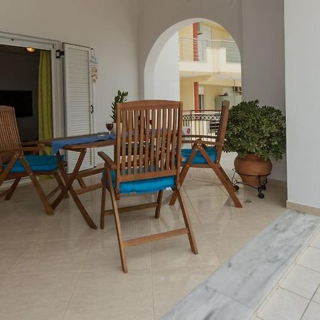 Thano'S Stylish Flat Just 150M To The Beach Farai Exterior photo