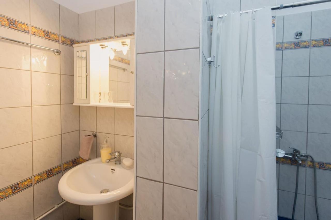Thano'S Stylish Flat Just 150M To The Beach Farai Exterior photo